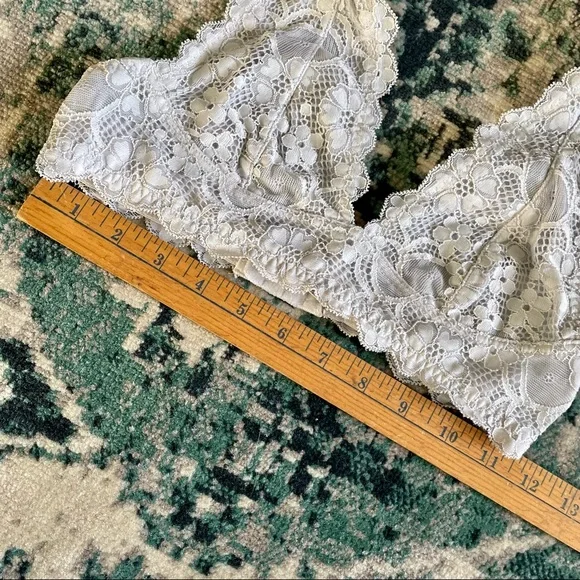 Intimately Free People Light Gray Floral Lace Halter Neck Bralette Size XS - Picture 8 of 10